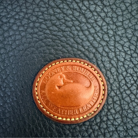 Dooney and Bourke rare vintage all weather leather shoulder bag - Picture 3 of 13